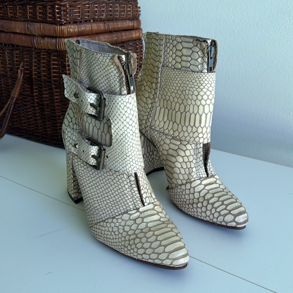 Freebird Joey bootie - Picture 2 of 9